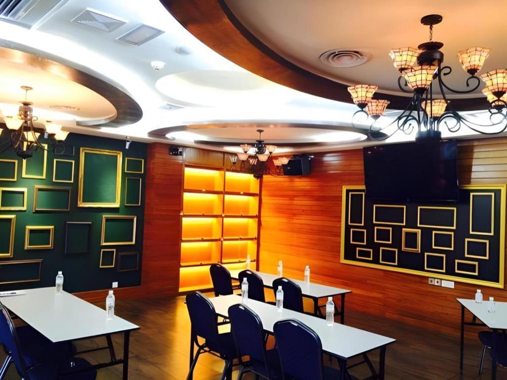 D North Star Hotel & Spa Sandakan Exterior photo